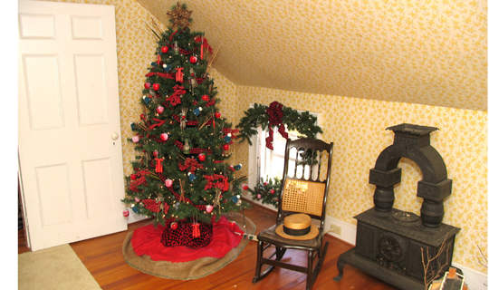 Upstairs room at the Flint House decorated for the annual Holiday Home Tour